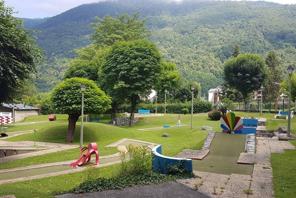 Grand T2 Calme Et Cosy Au « Pyrenees Palace » Bagnères-de-Luchon Exteriér fotografie